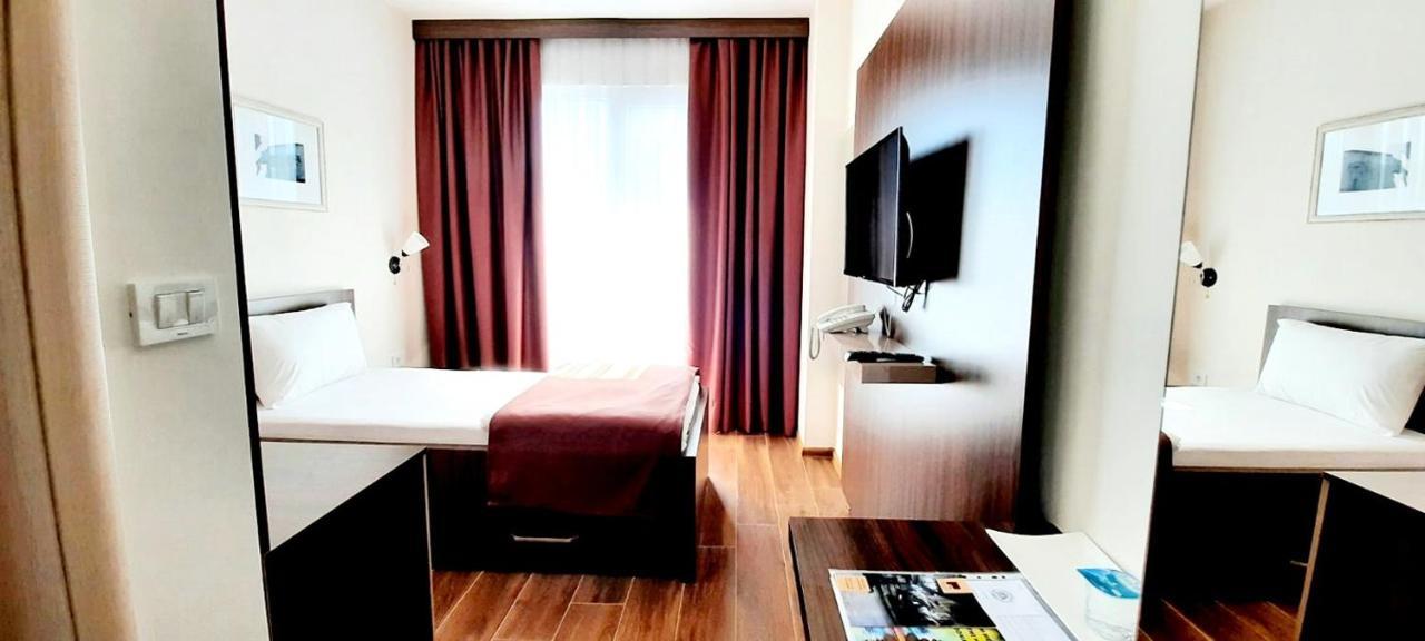 Hotel DOA Skopje Luaran gambar